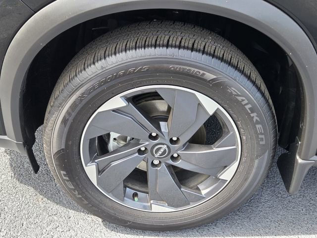 Used 2026 Nissan Rogue SV w/ Cold Weather Package FWD image 16