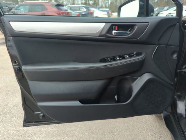 Used 2019 Subaru Outback 2.5i Premium image 12