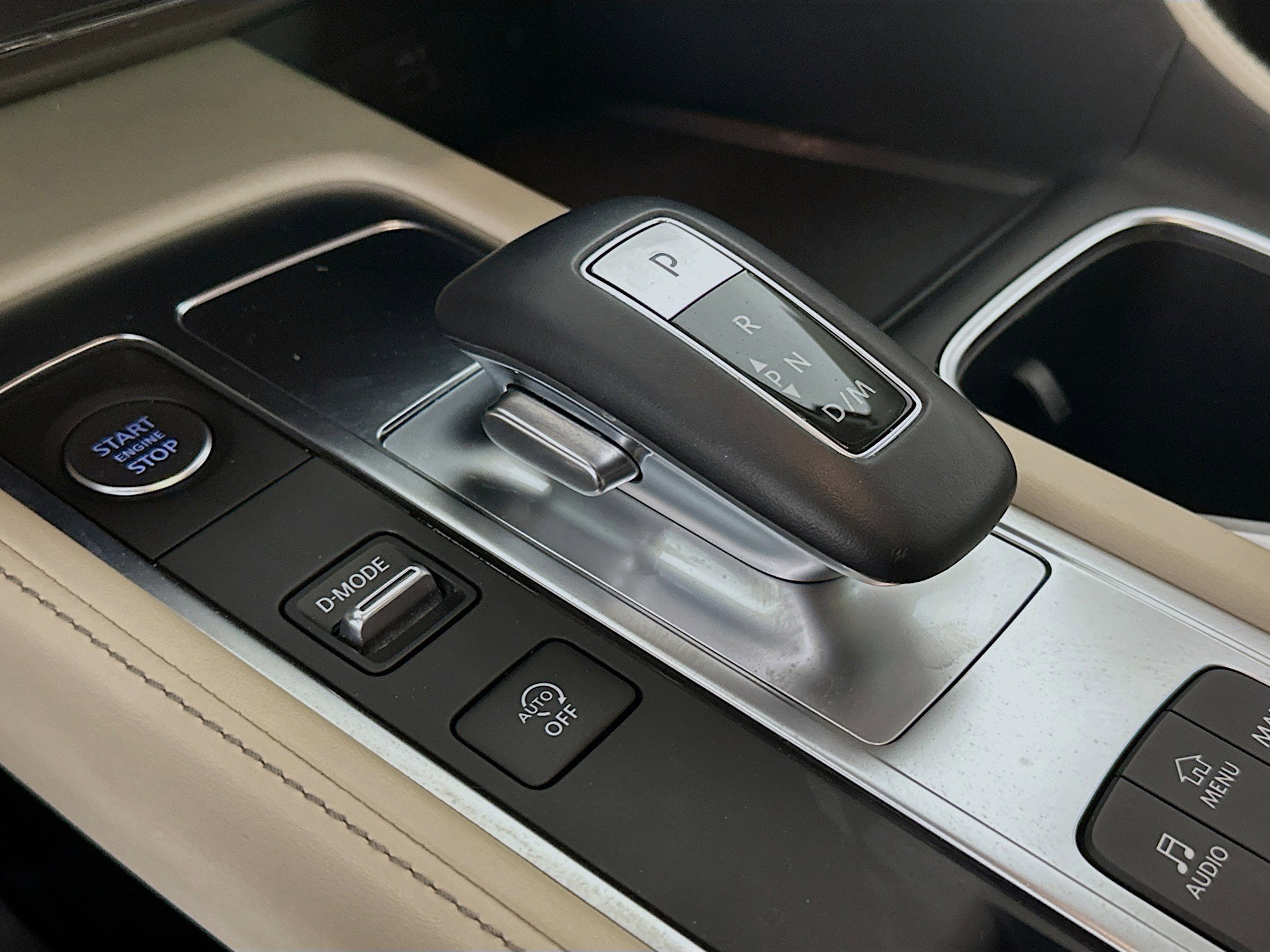 Used 2023 INFINITI QX60 Luxe image 25