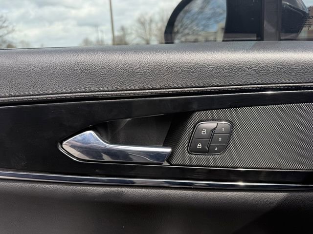 Used 2022 Lincoln Nautilus AWD w/ Premium Package image 9