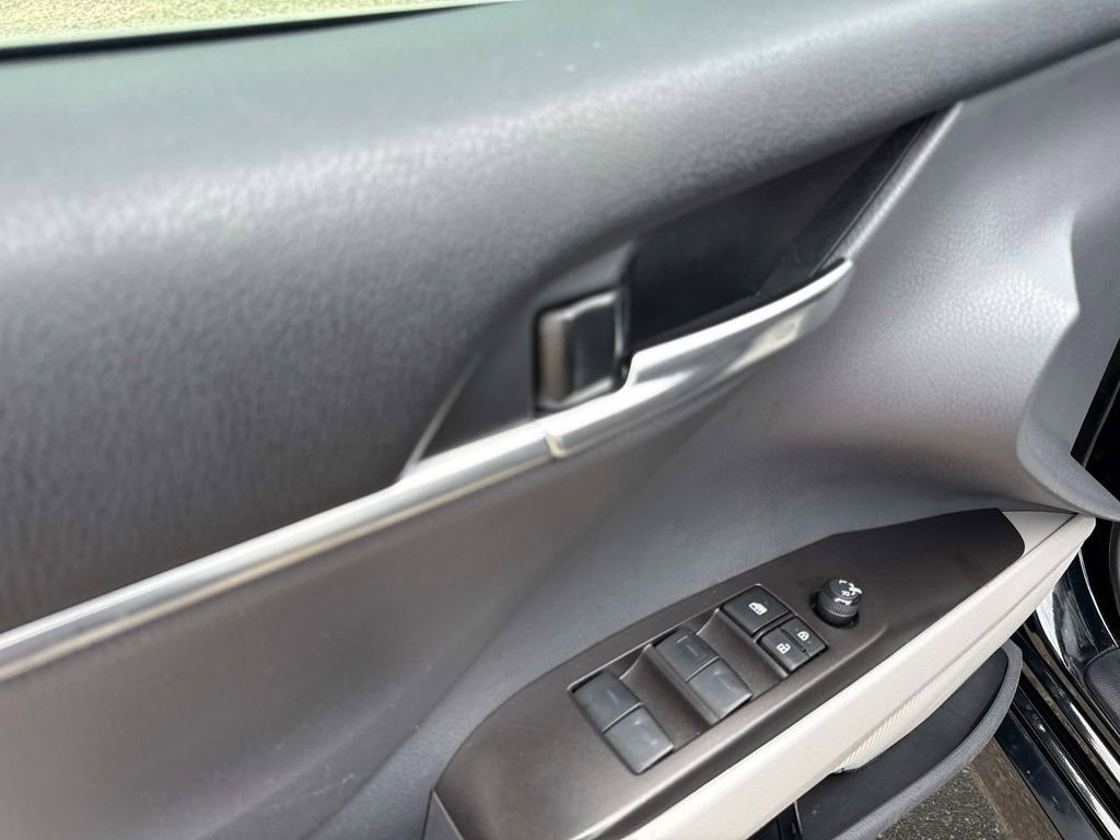 Used 2024 Toyota Camry LE w/ Convenience Package FWD image 18