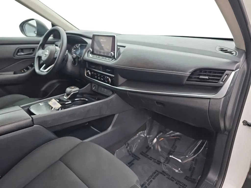 Used 2024 Nissan Rogue S FWD image 19