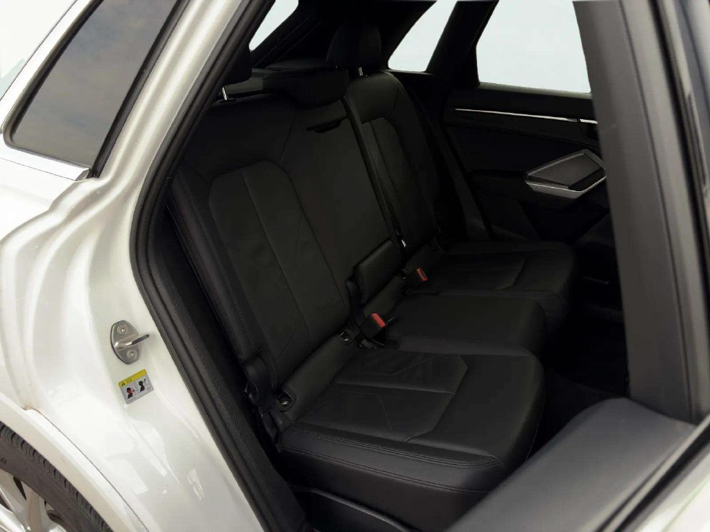 Used 2025 Audi Q3 2.0T Premium AWD/4WD image 11