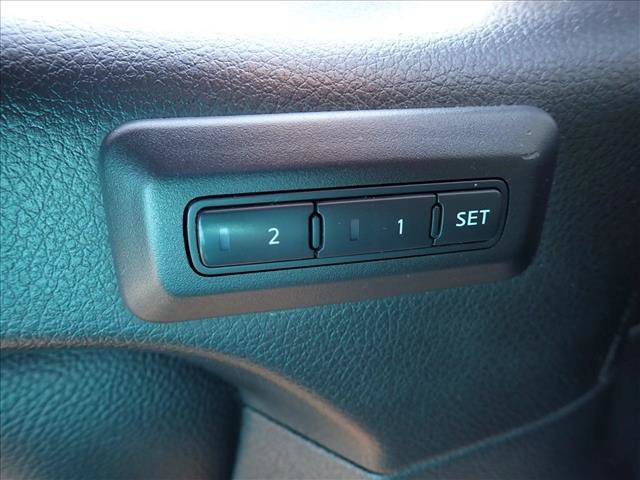 Used 2018 Nissan Titan XD AWD/4WD image 13