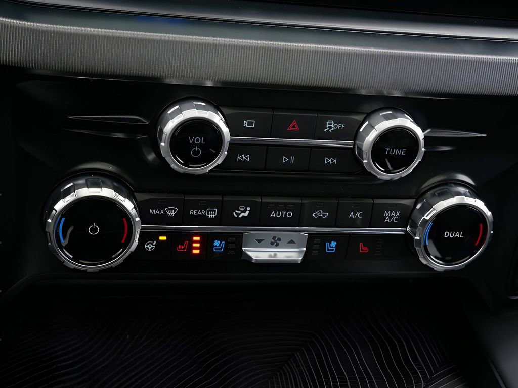 Used 2025 Ford F450 Platinum image 24