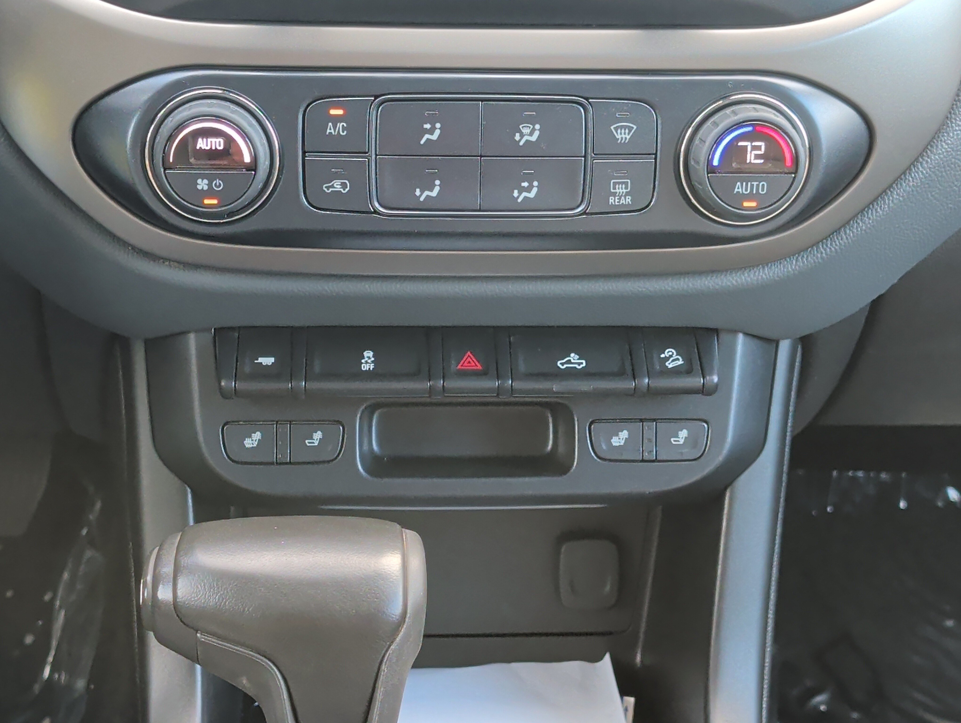 Used 2018 Chevrolet Colorado Z71 AWD/4WD image 30
