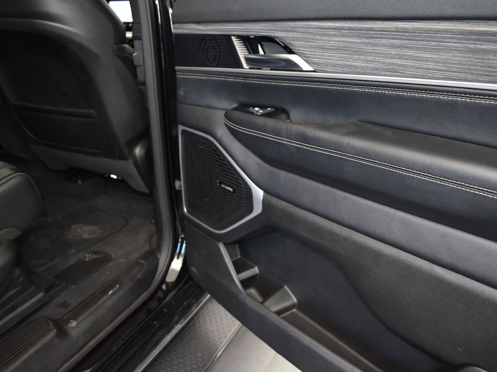 Used 2024 Jeep Wagoneer L Series II w/ Flexible Seating Group image 22