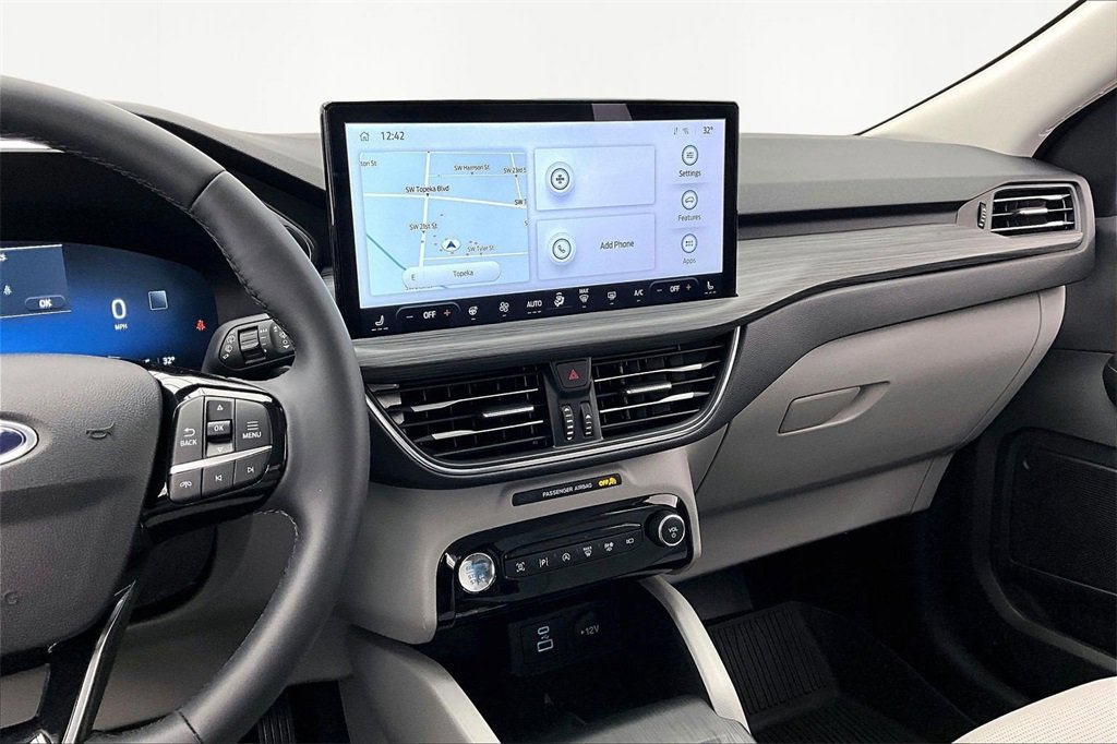 Used 2023 Ford Escape Platinum image 6