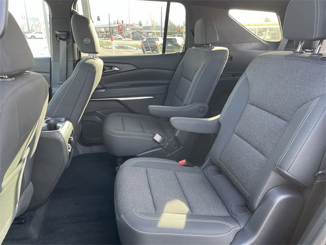 Used 2025 Chevrolet Traverse LT image 22
