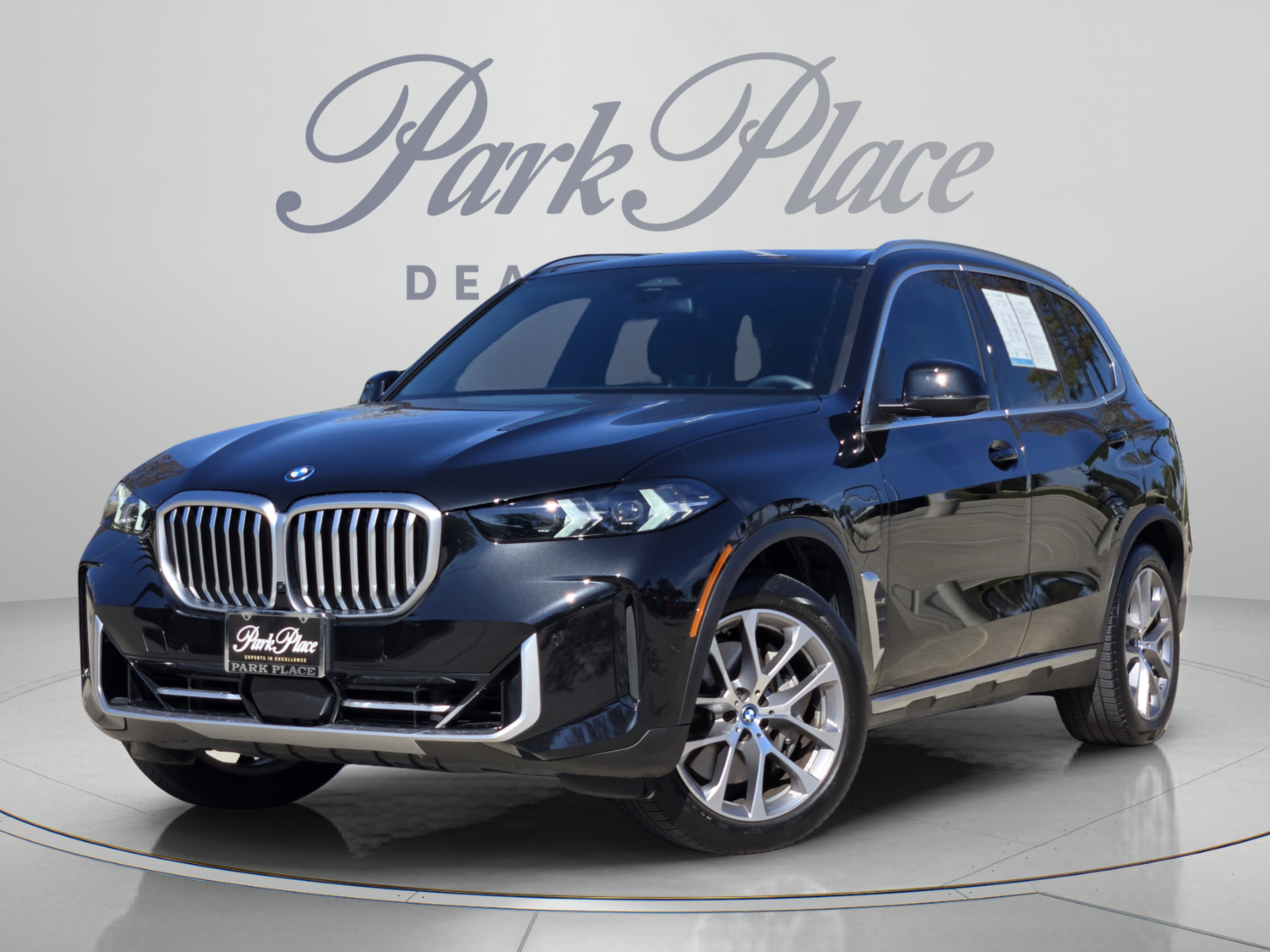 Used 2024 BMW X5 xDrive50e w/ Parking Assistance Package AWD/4WD image 1