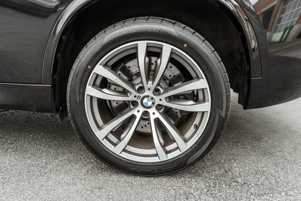 Used 2018 BMW X5 M image 36