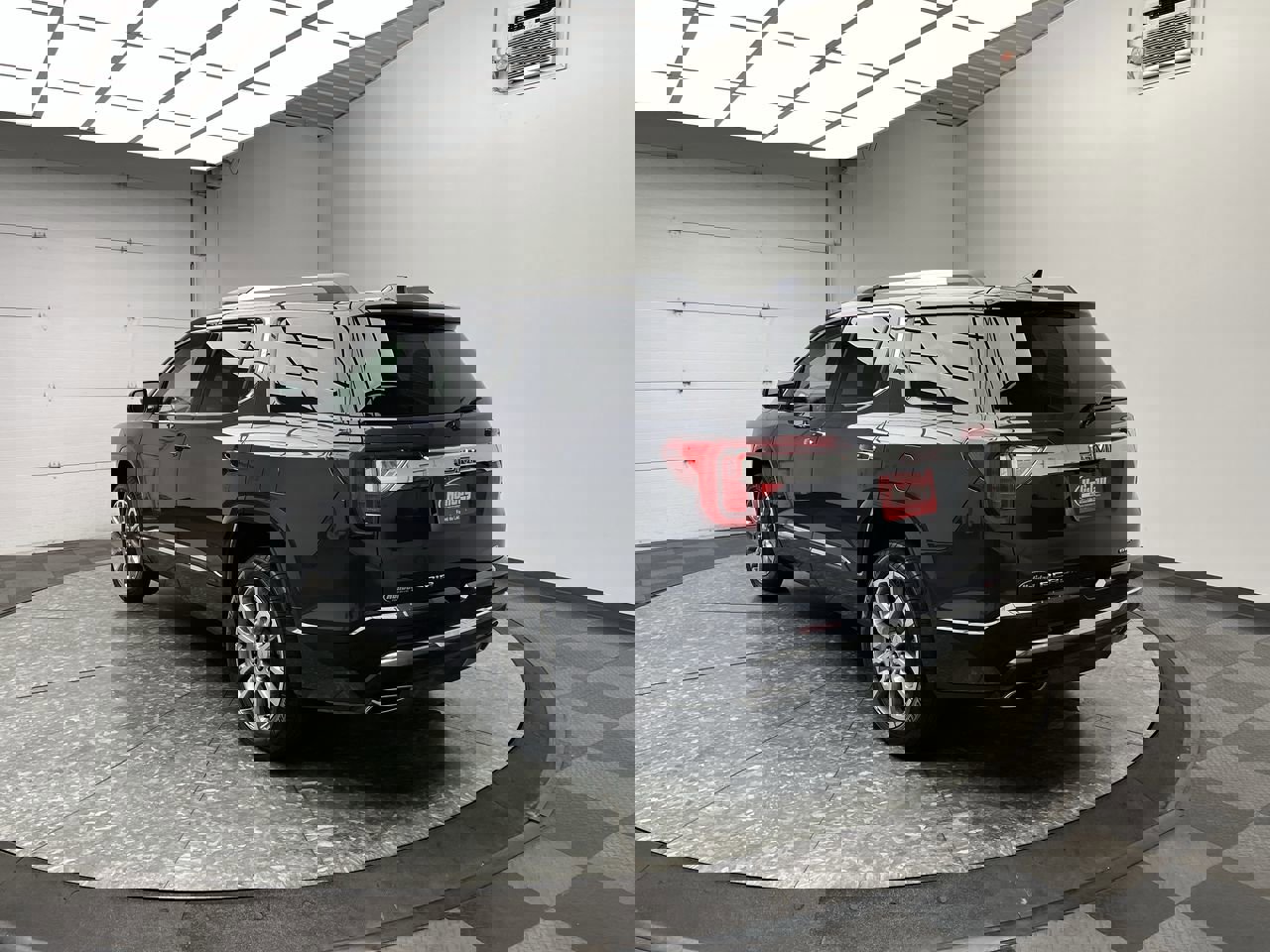 Certified 2023 GMC Acadia Denali w/ Denali Ultimate Package AWD/4WD image 2