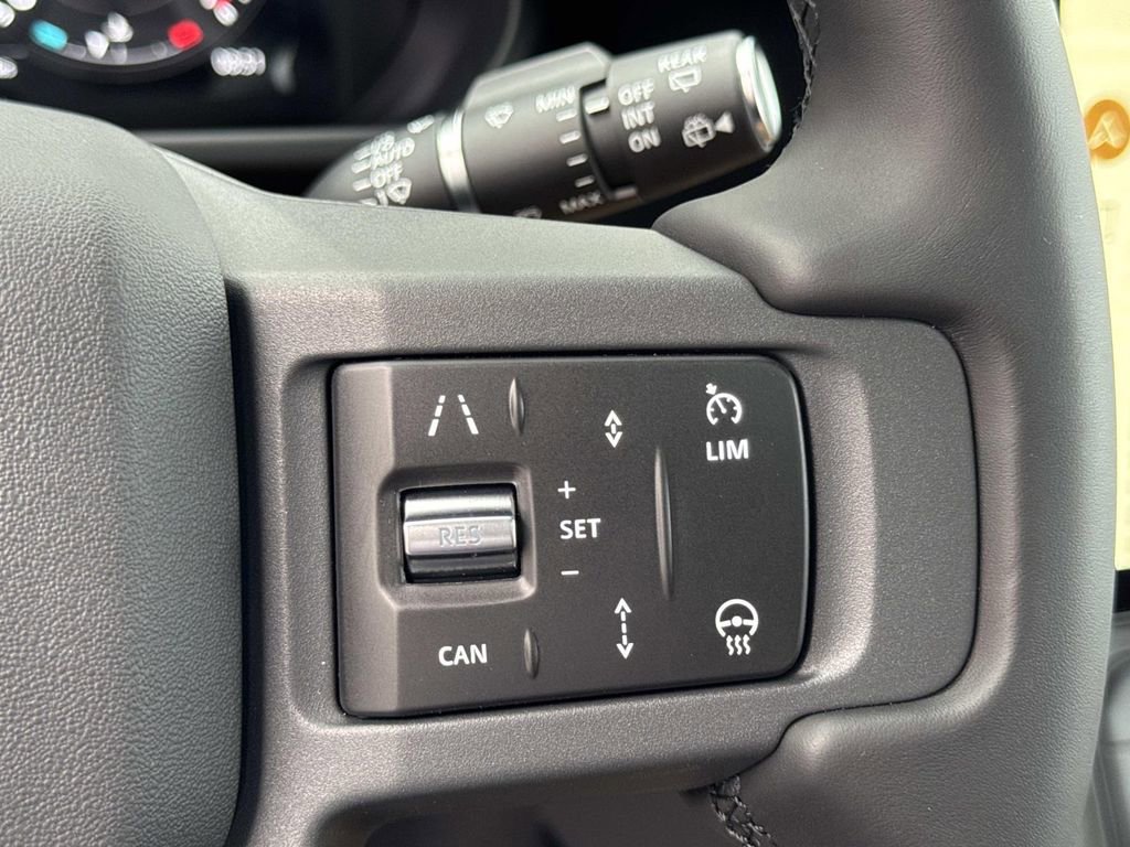 New 2026 Land Rover Defender 110 X-Dynamic SE image 29