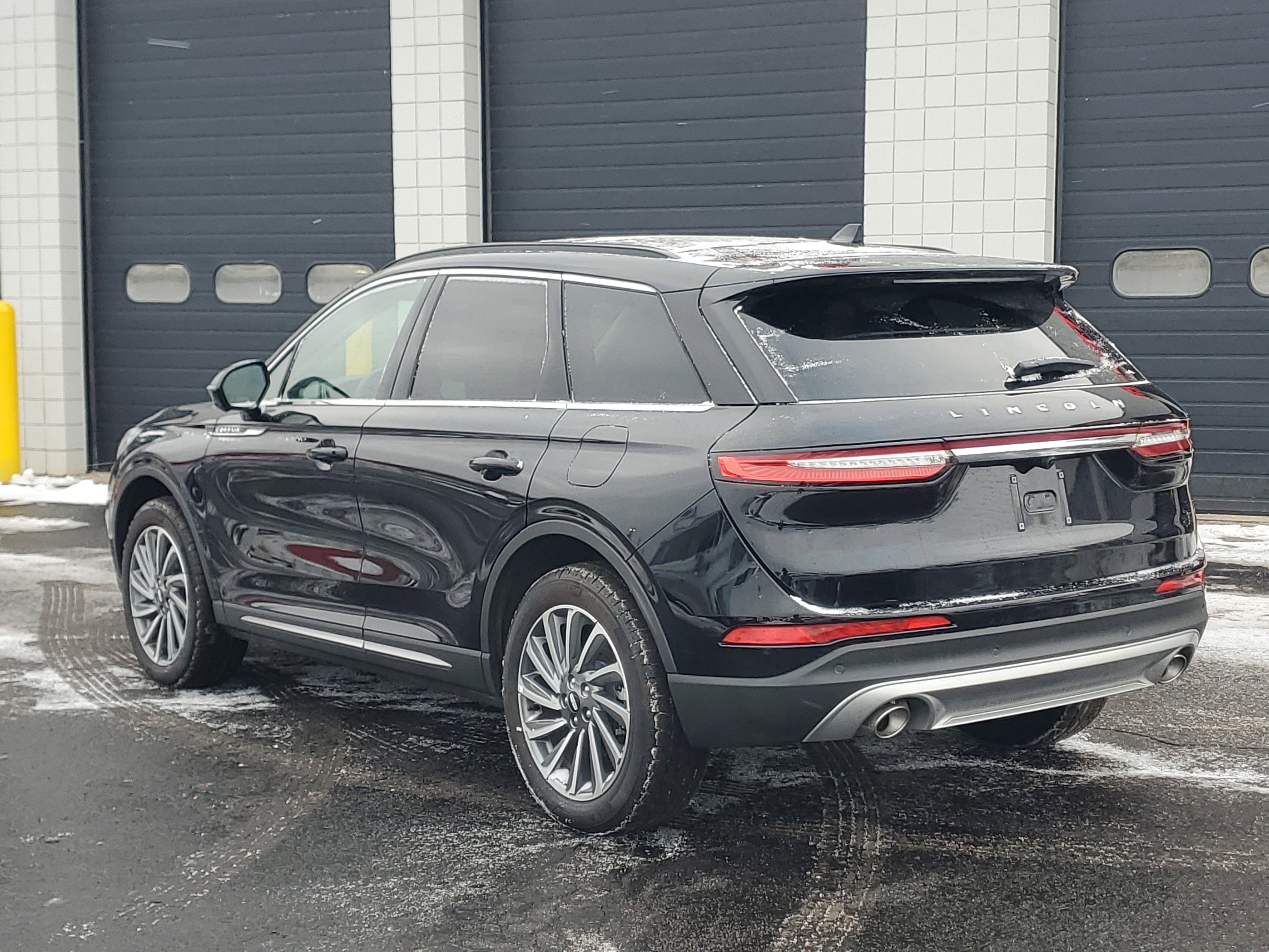 New 2025 Lincoln Corsair Reserve image 3