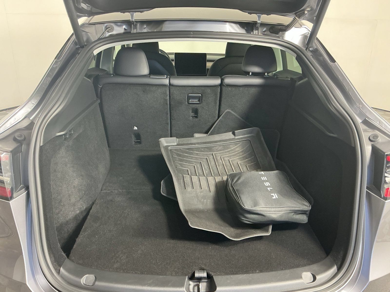 Used 2025 Tesla Model Y Performance AWD/4WD image 18