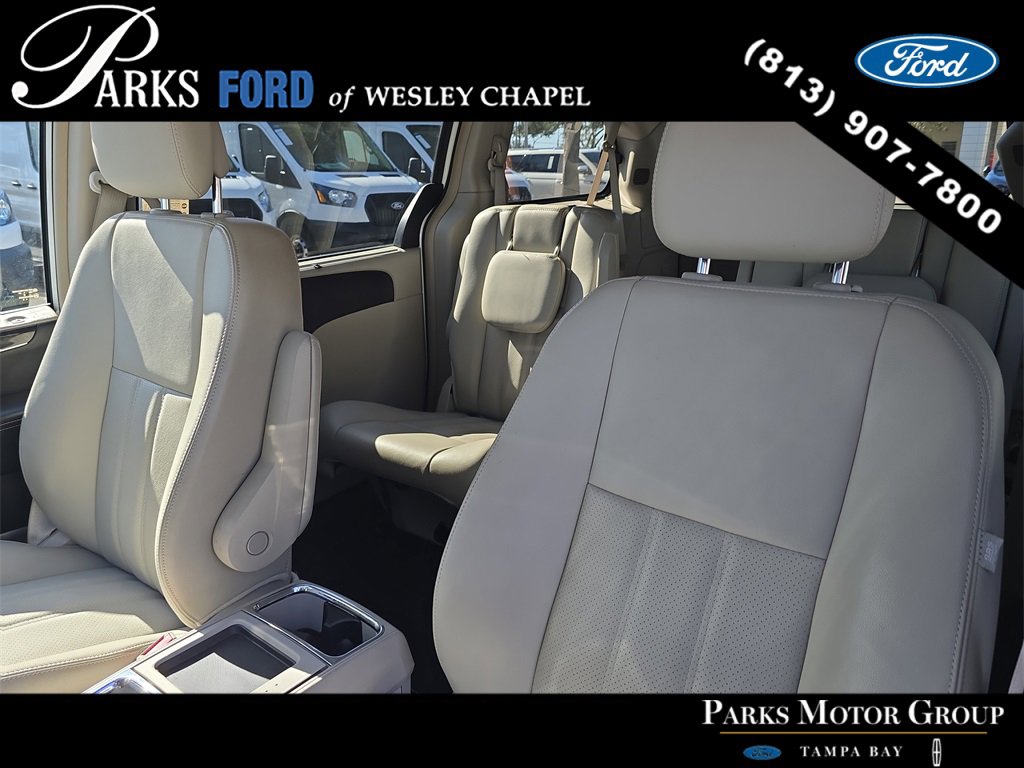 Used 2012 Chrysler Town & Country Touring-L w/ Premium Group image 19