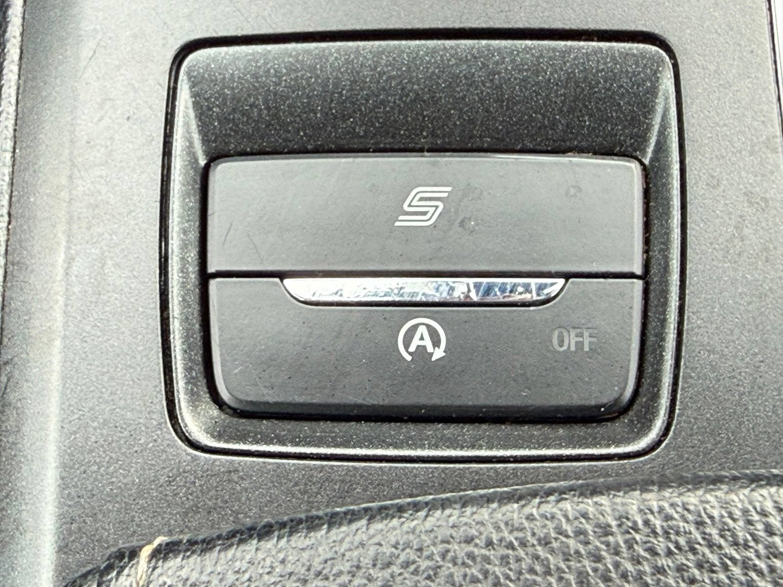 Used 2020 Ford Fusion SE FWD image 24
