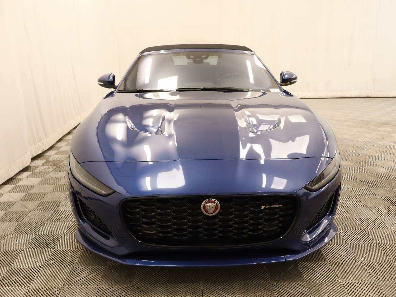 Used 2023 Jaguar F-TYPE R-Dynamic AWD/4WD image 4