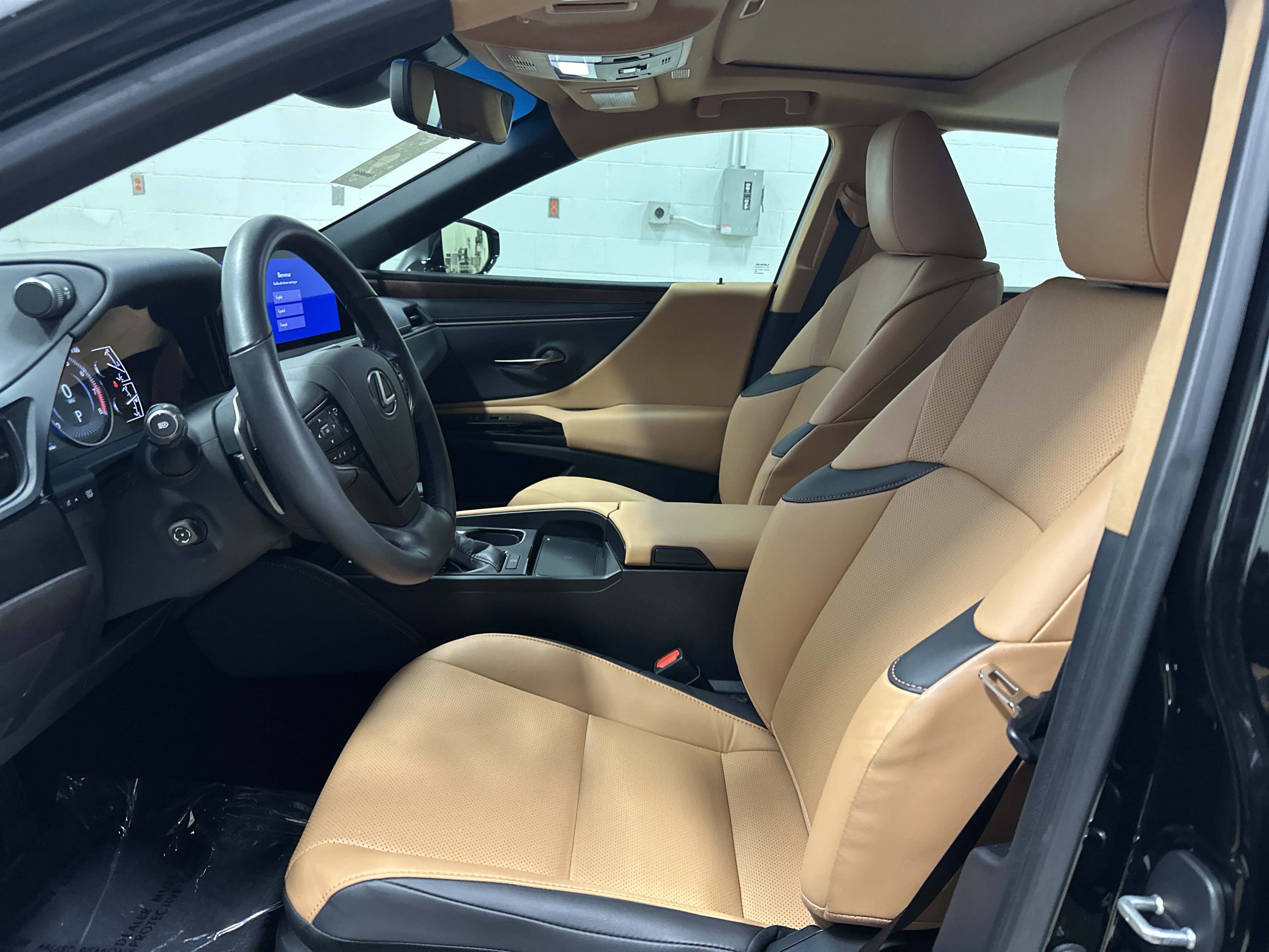 Certified 2025 Lexus ES 350 w/ Premium Package FWD image 16