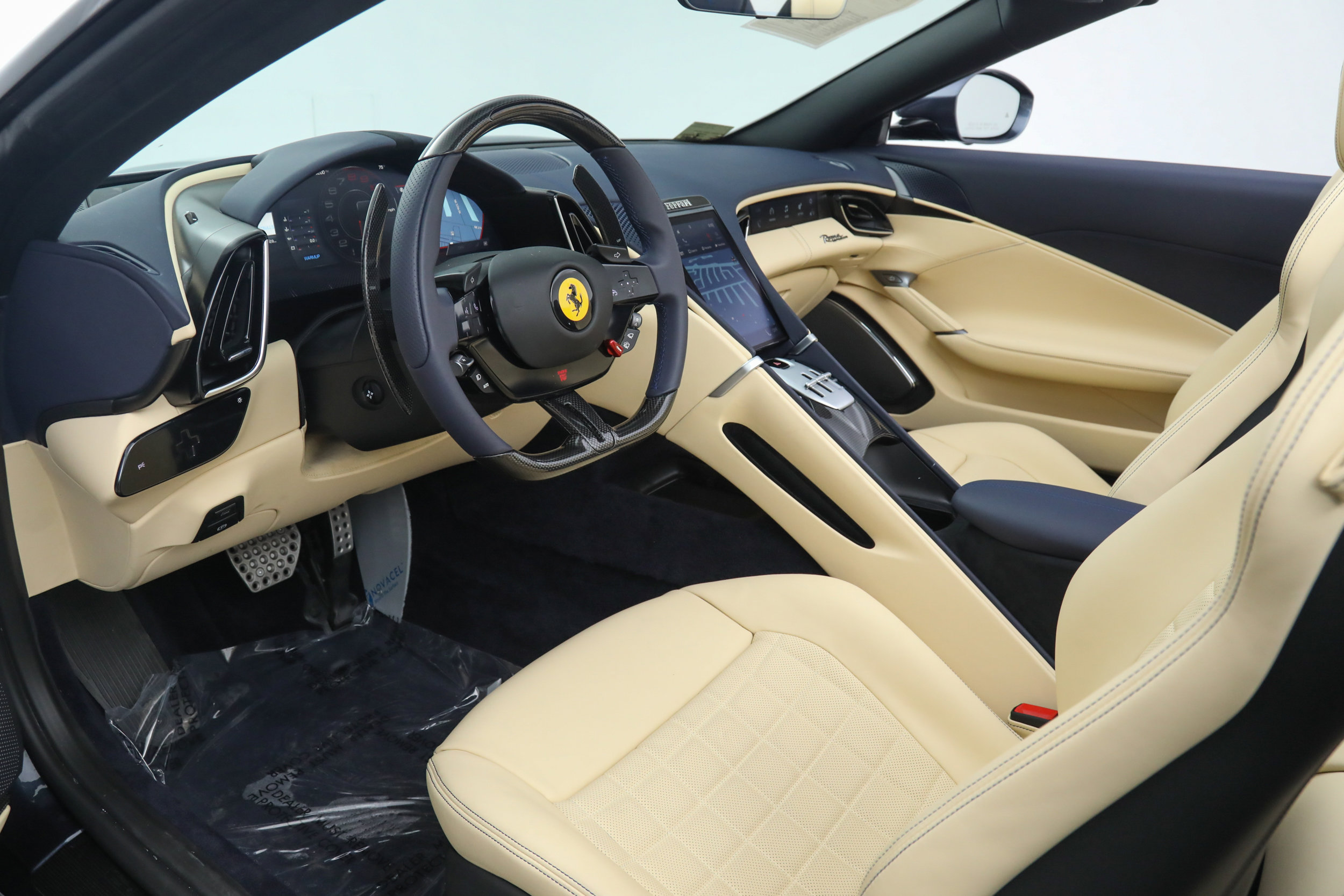 Certified 2025 Ferrari Roma Spider RWD image 2
