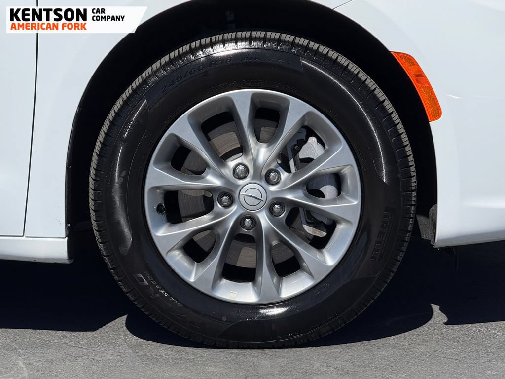 Used 2026 Chrysler Pacifica Limited AWD/4WD image 17