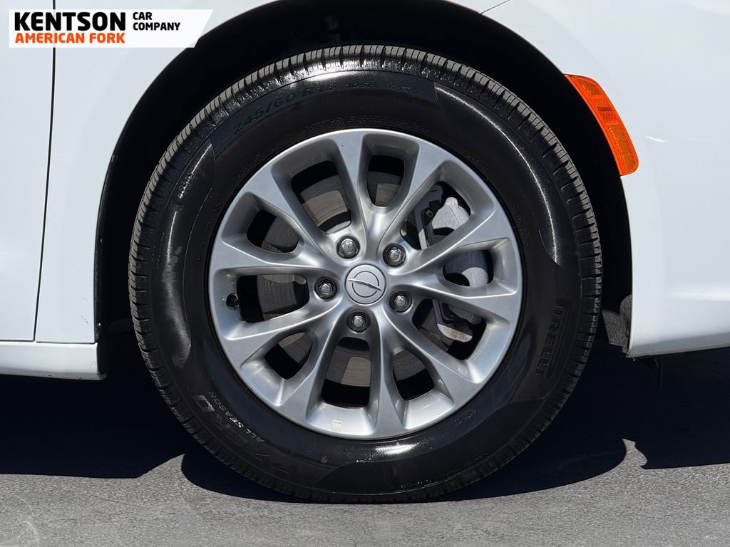 Used 2026 Chrysler Pacifica Limited image 17