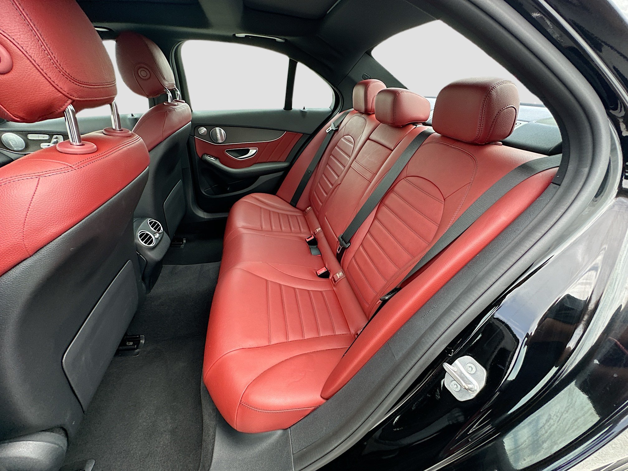Used 2020 Mercedes-Benz C 300 Sedan image 25