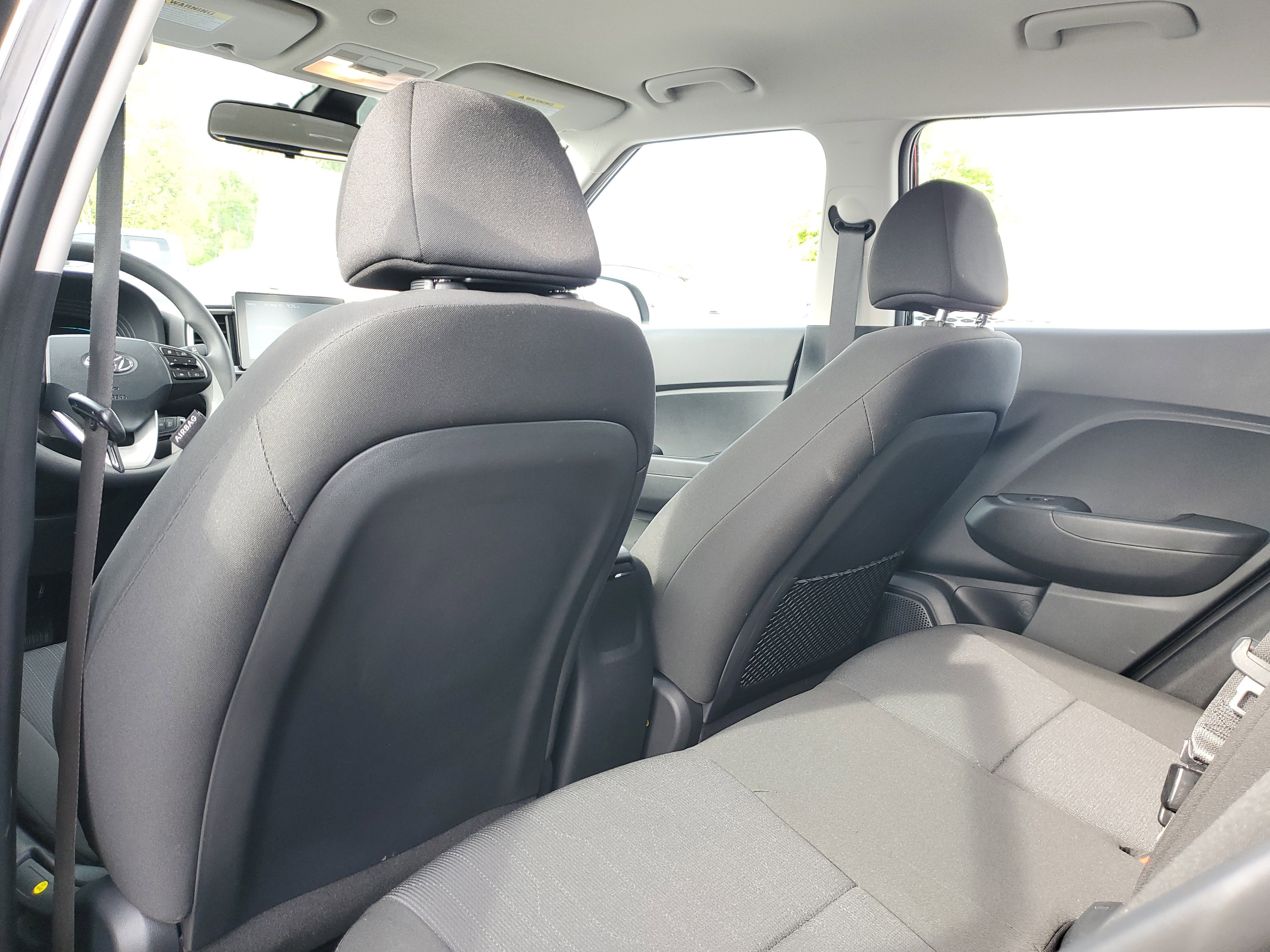 Used 2025 Hyundai Venue SE FWD image 11