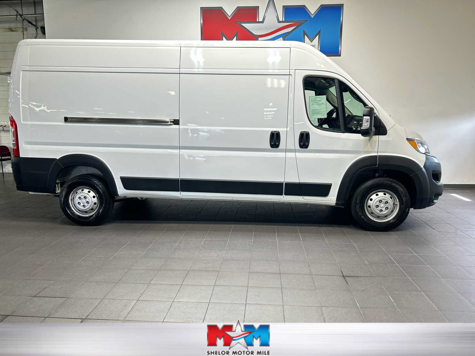 Used 2023 RAM ProMaster 2500 FWD image 1