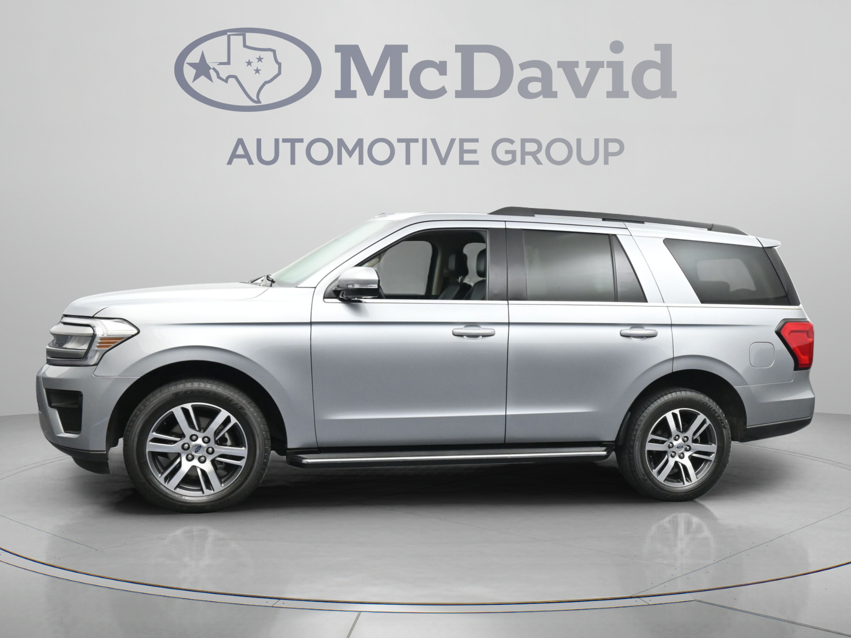 Used 2023 Ford Expedition XLT RWD image 5