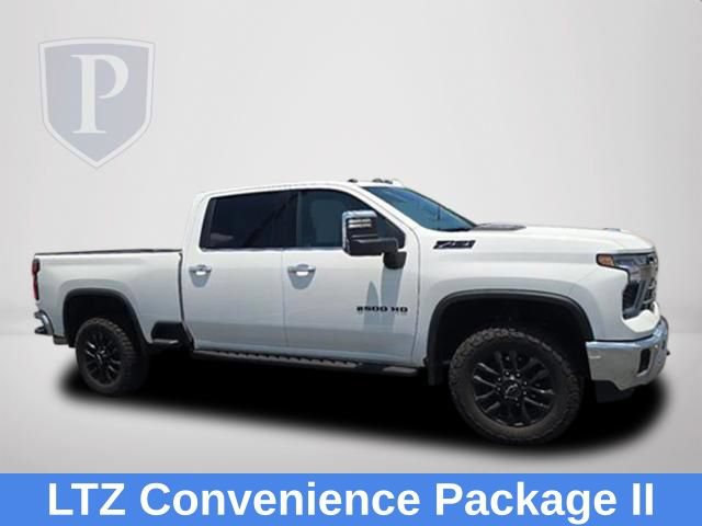 Used 2025 Chevrolet Silverado 2500 LTZ w/ LTZ Premium Package AWD/4WD image 4