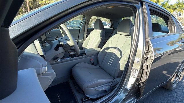 Certified 2025 Hyundai Elantra SEL FWD image 27