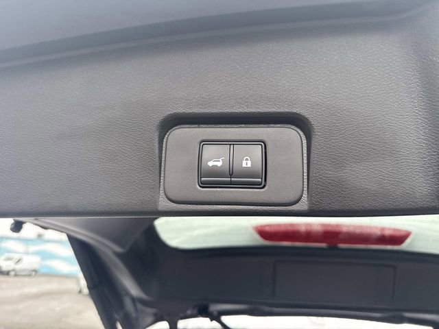 Used 2025 Nissan Rogue SV AWD/4WD image 7