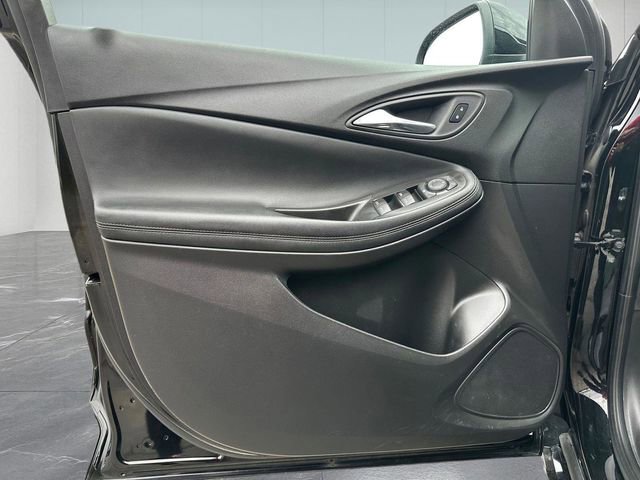 Used 2022 Buick Encore GX Preferred w/ Sport Touring Package FWD image 14