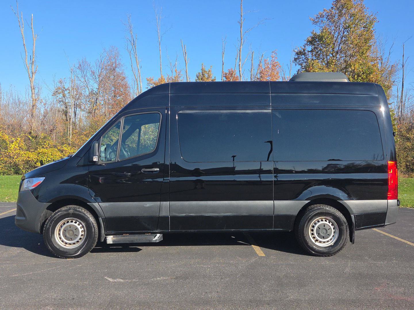 Used 2019 Mercedes-Benz Sprinter 2500 image 4