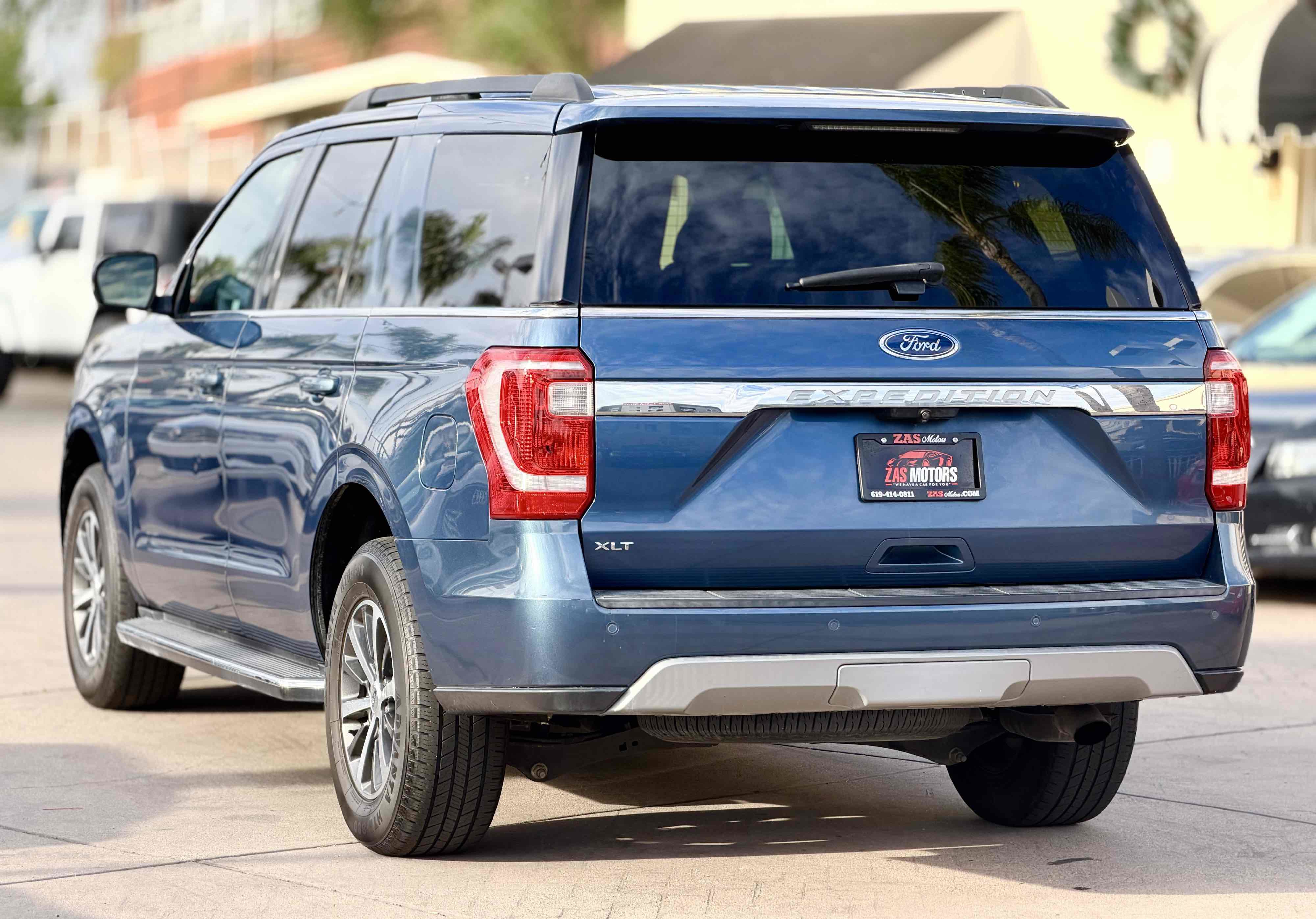 Used 2019 Ford Expedition XLT w/ Equipment Group 202A image 8