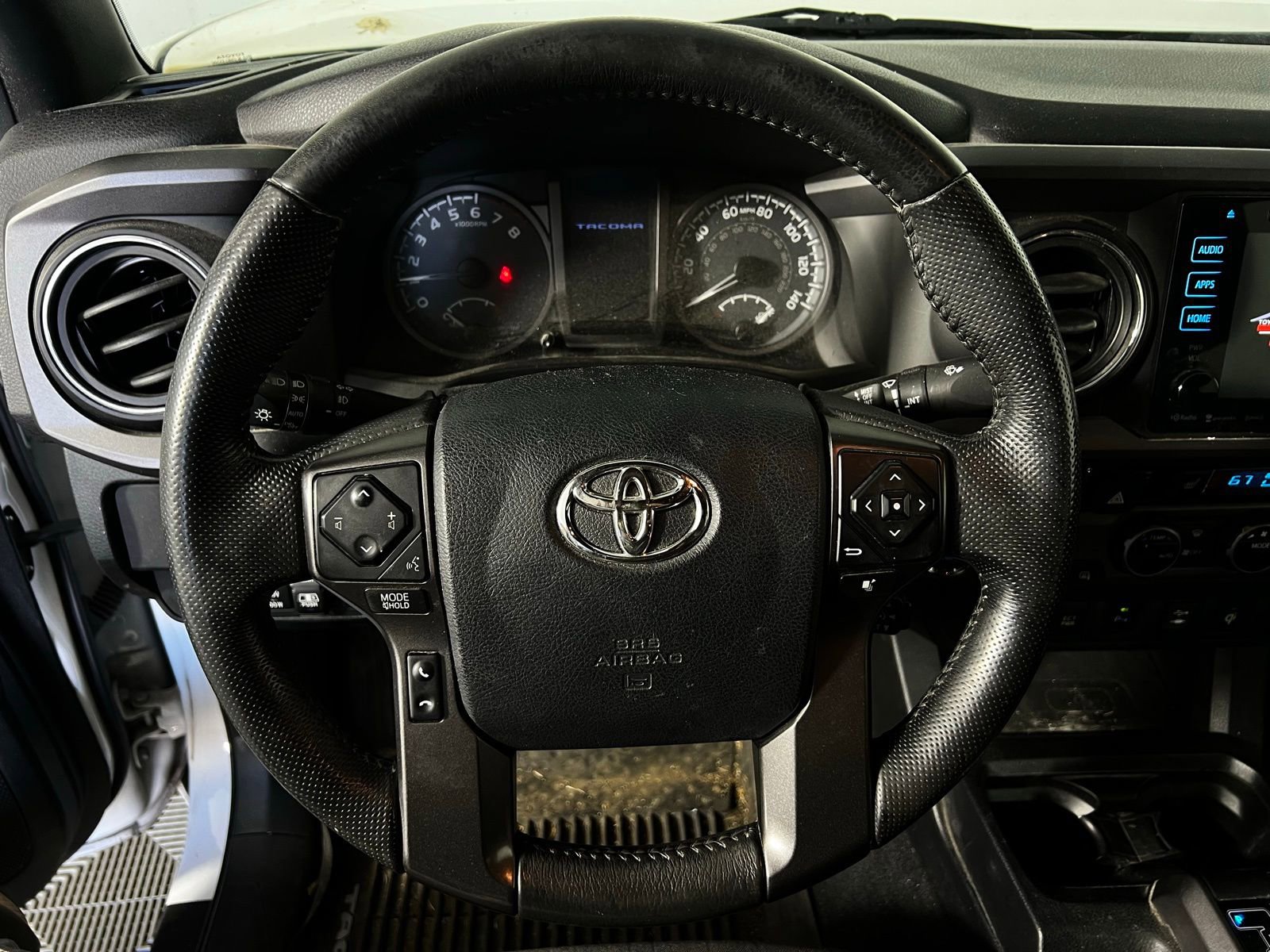 Used 2017 Toyota Tacoma TRD Off-Road image 9