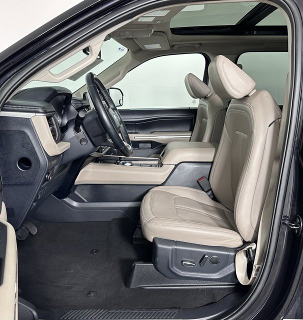 Used 2024 Ford Expedition Limited image 16