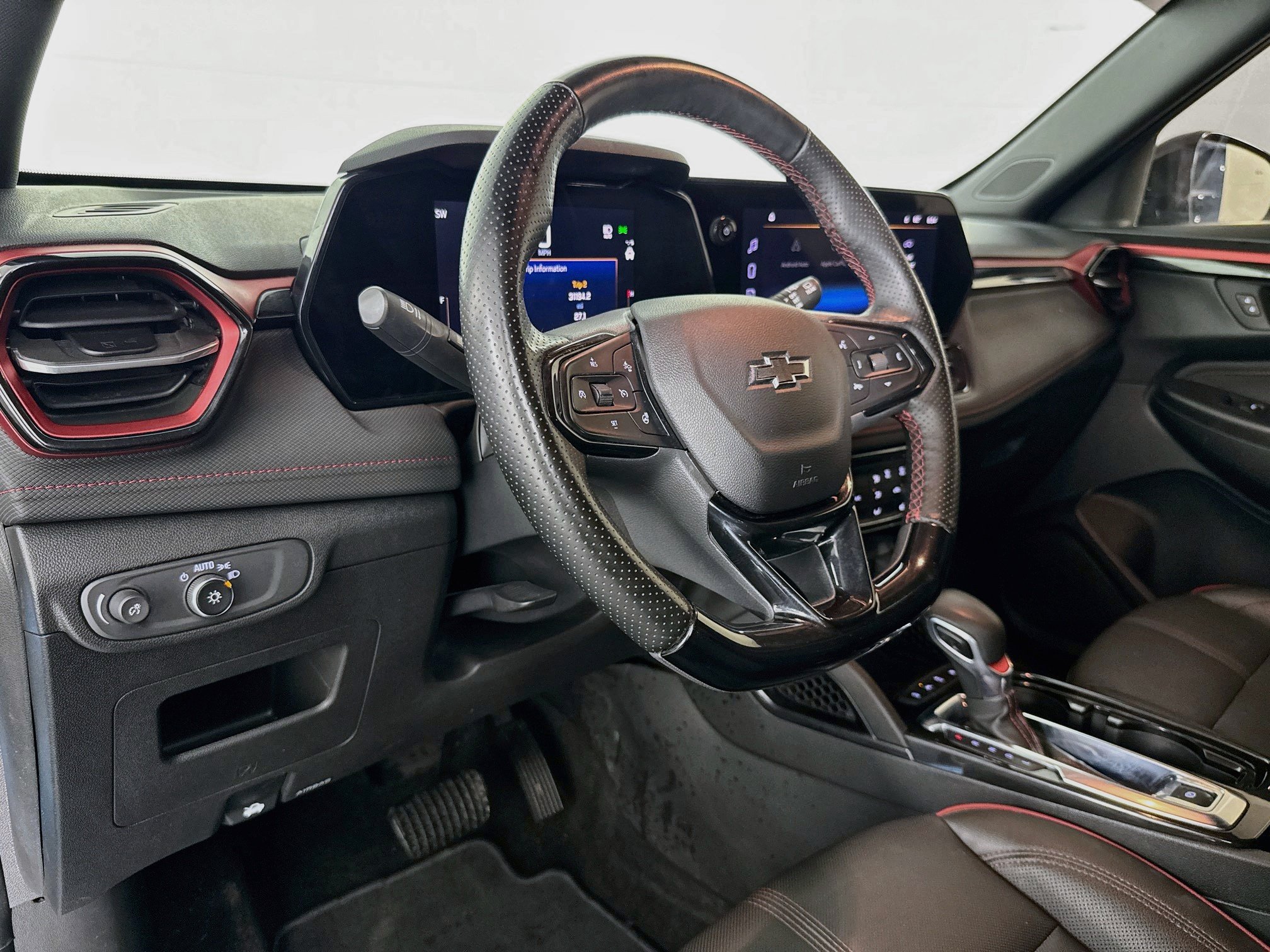 Used 2025 Chevrolet TrailBlazer RS w/ Driver Confidence Package FWD image 21