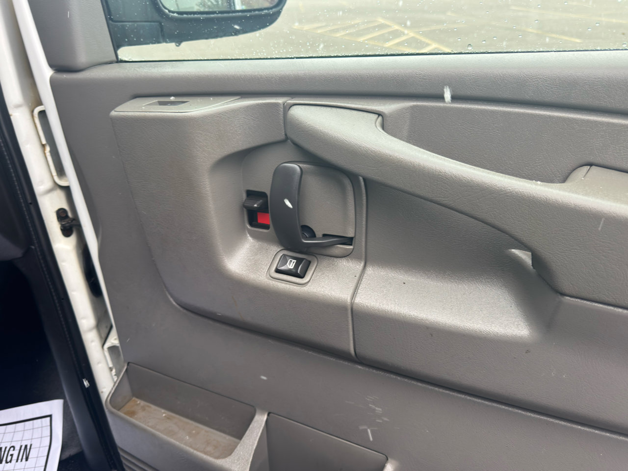 Used 2015 Chevrolet Express 3500 image 25