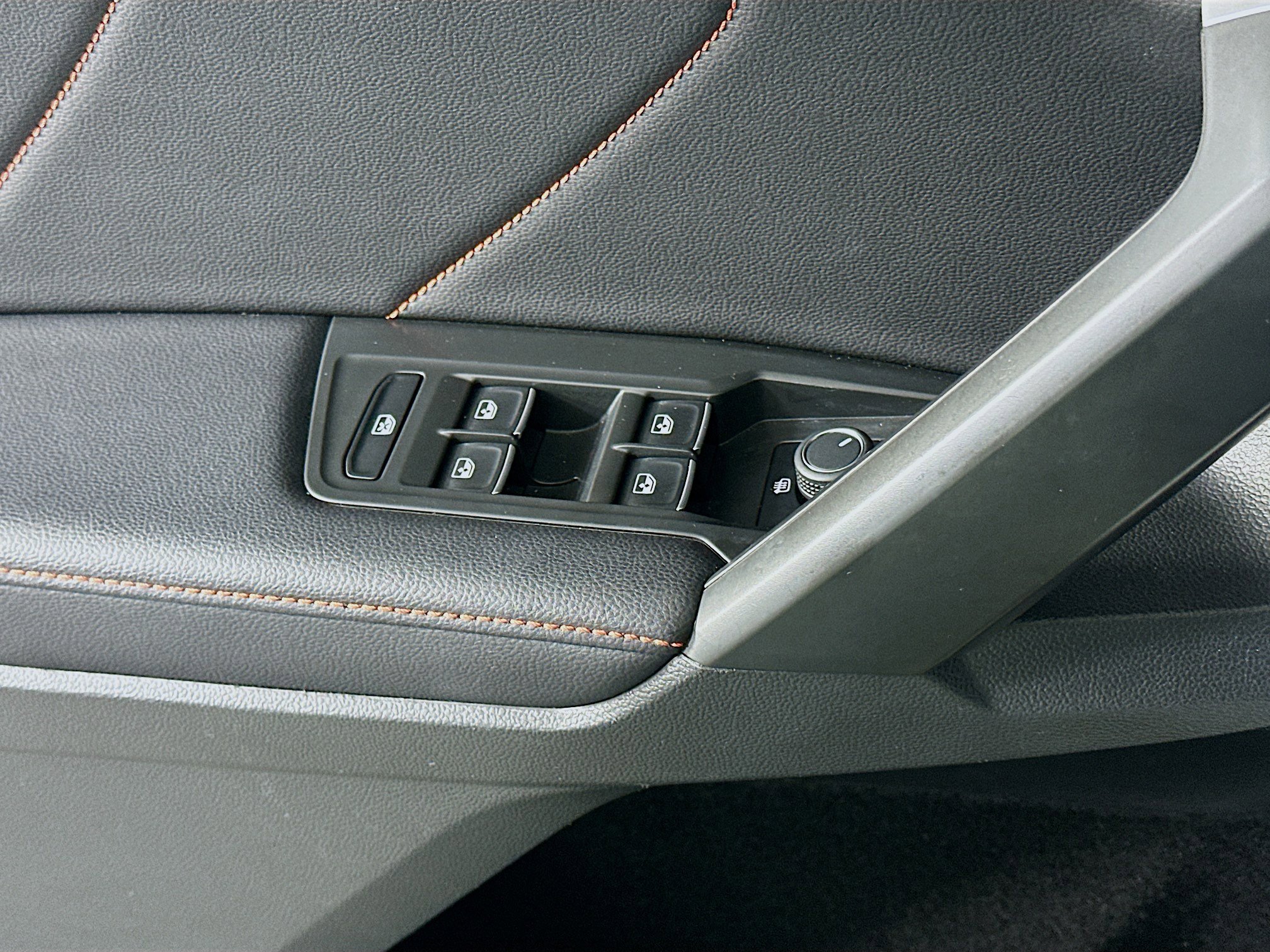 Used 2024 Volkswagen Tiguan Wolfsburg Edition image 15