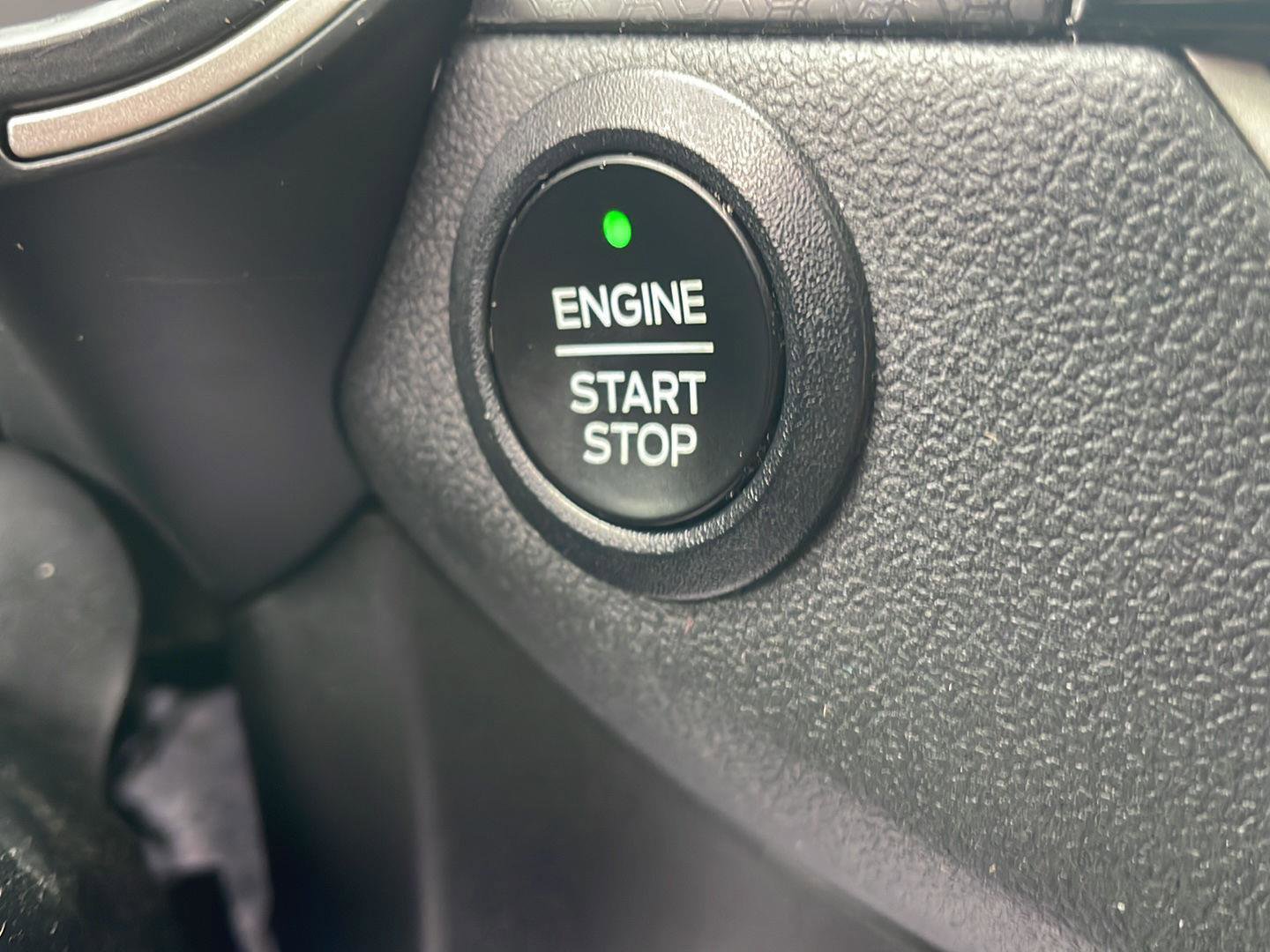 Used 2022 Ford Escape SEL w/ SEL Stealth AWD Package image 21