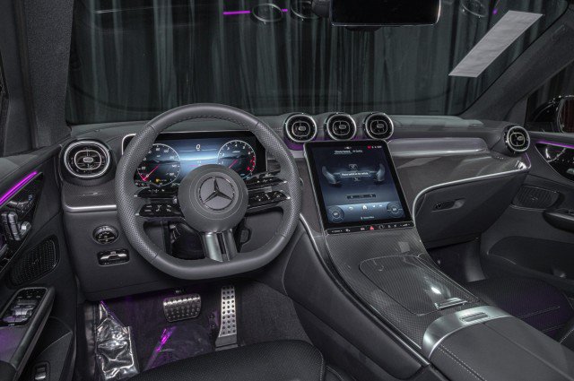 New 2026 Mercedes-Benz GLC 300 image 18