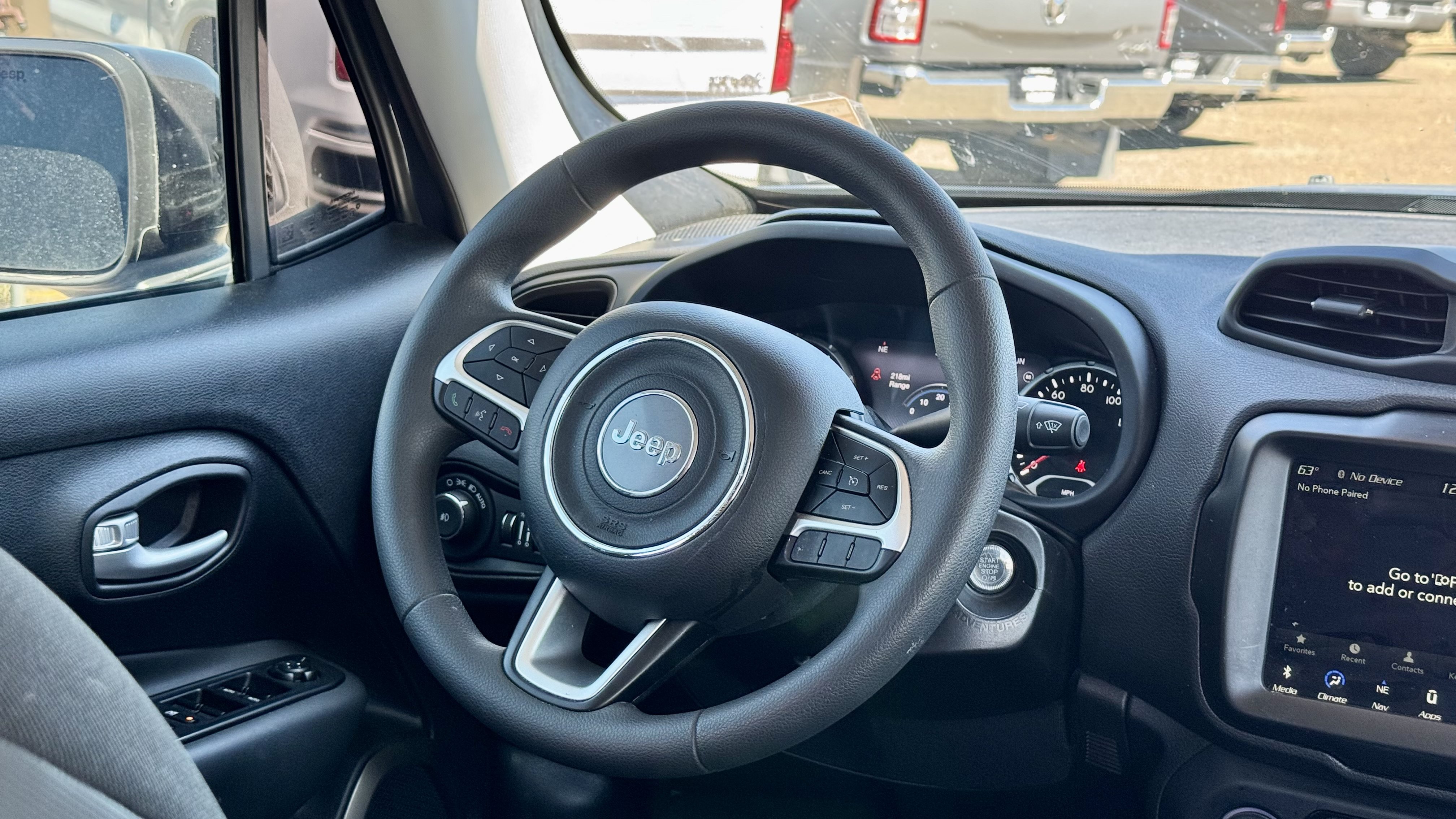 Used 2023 Jeep Renegade Latitude AWD/4WD image 19