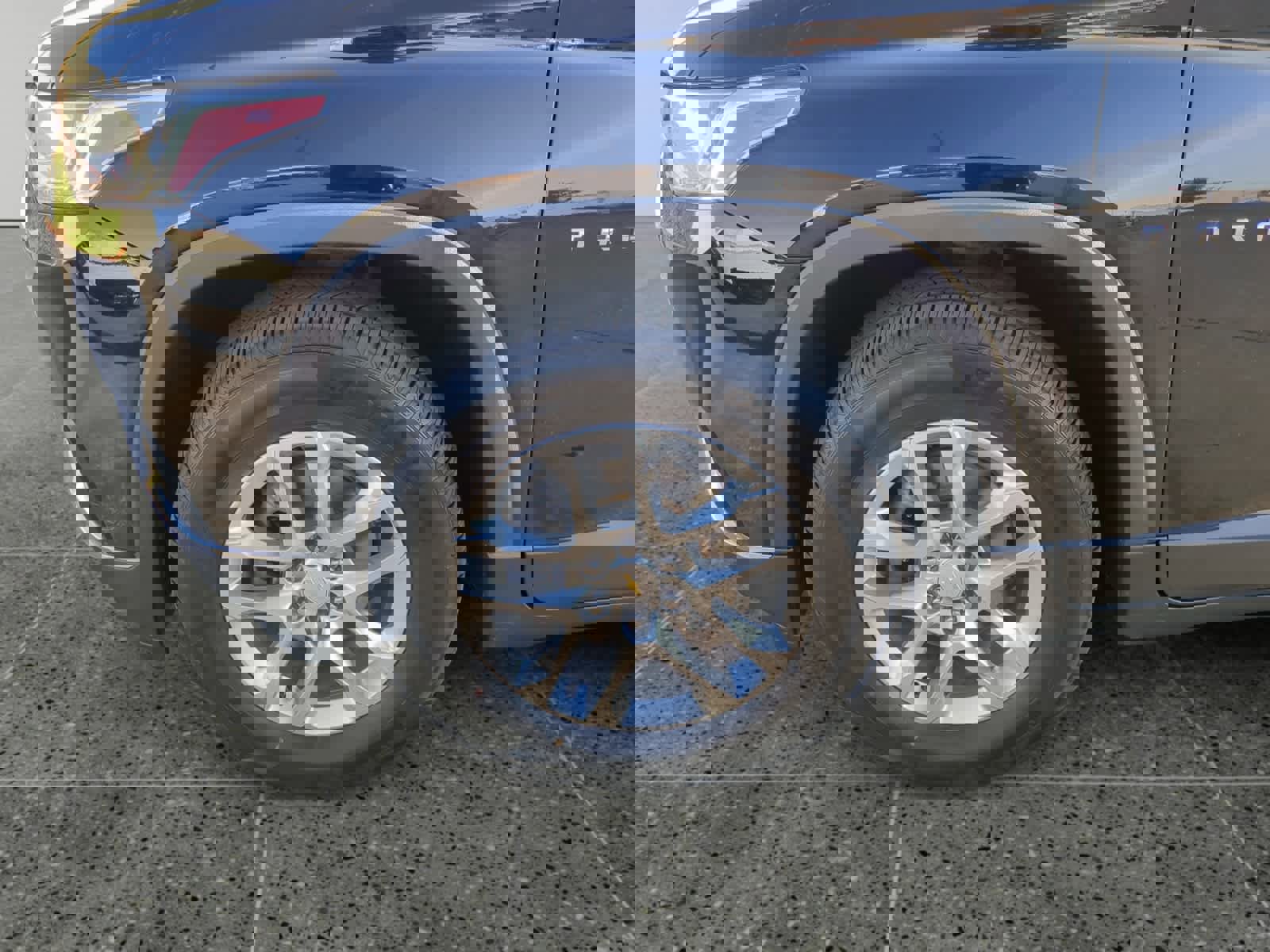 Used 2021 Chevrolet Traverse LT image 14