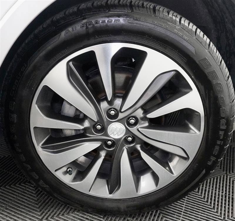 Used 2018 Buick Encore Premium image 3