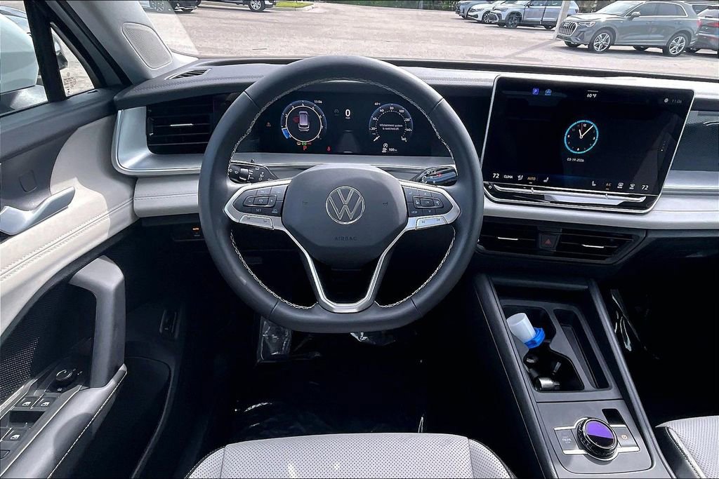 Certified 2025 Volkswagen Tiguan SE image 19