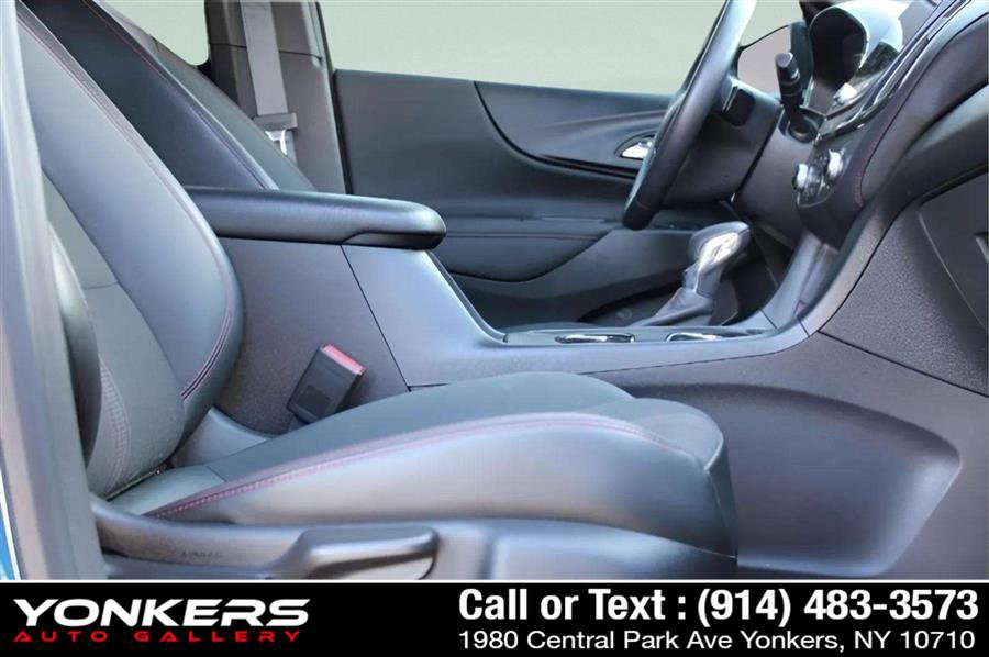 Used 2022 Chevrolet Equinox RS w/ Infotainment Package image 16