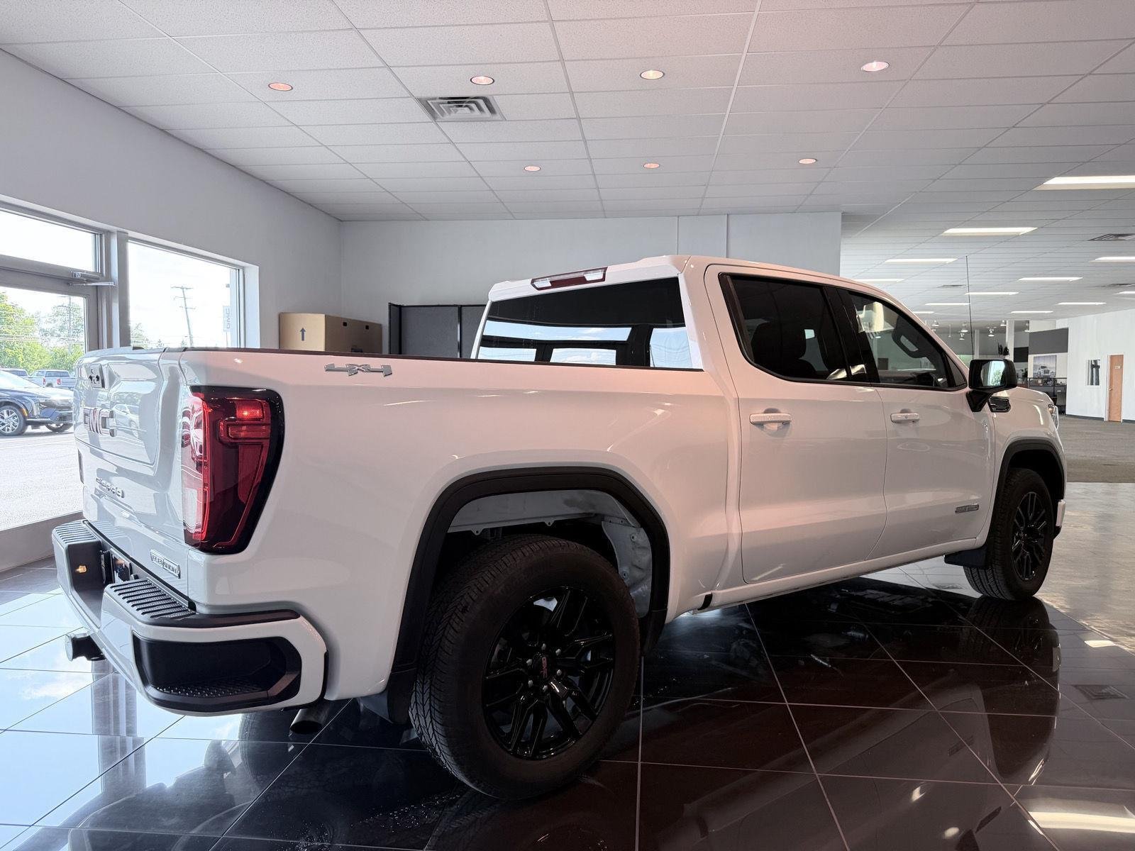 Used 2023 GMC Sierra 1500 Elevation AWD/4WD image 11