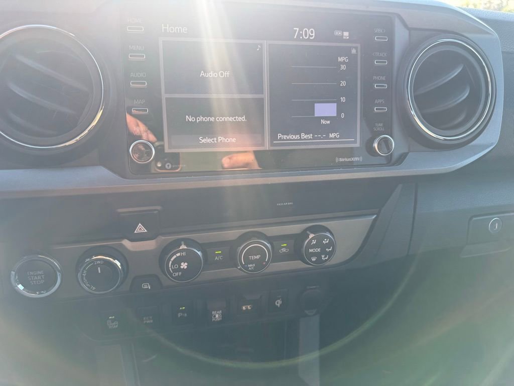 Used 2020 Toyota Tacoma TRD Sport w/ Technology Package AWD/4WD image 39